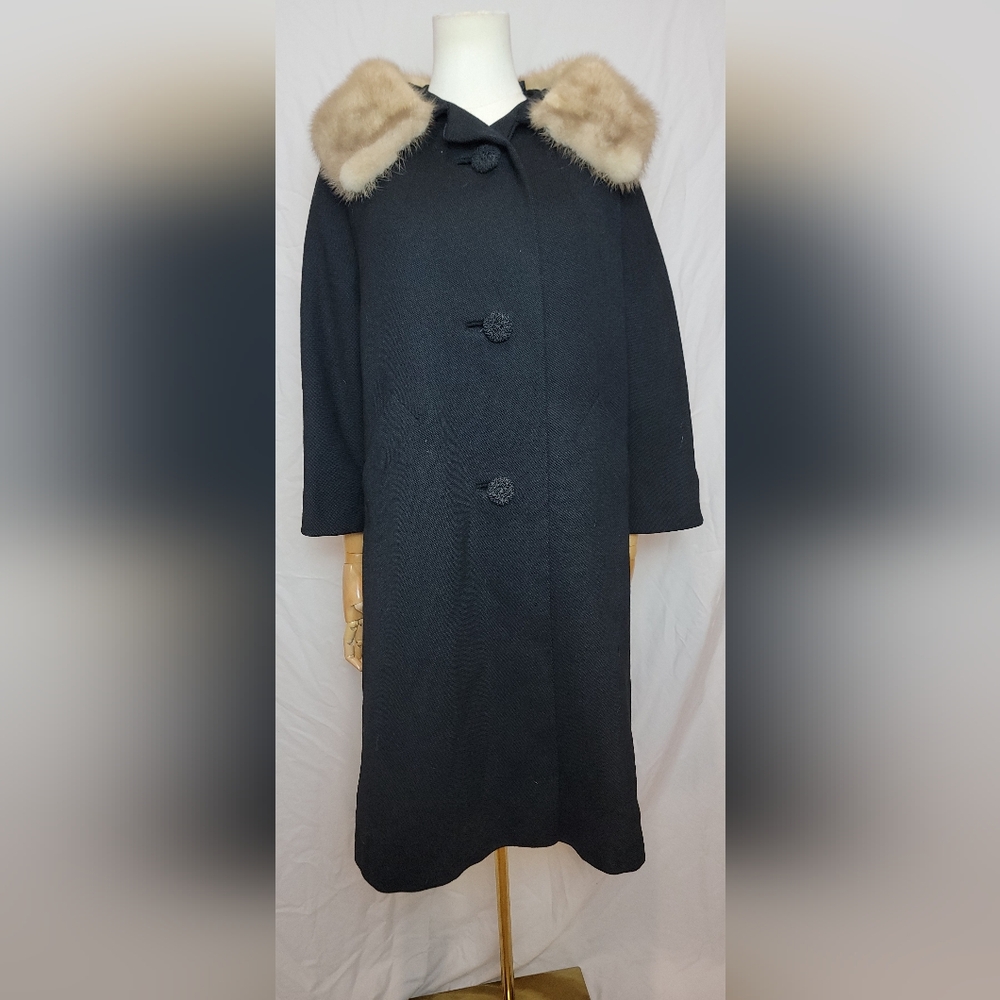 Vintage 1950s Strawbridge Clothier Black Wool Coat With Fur Collar